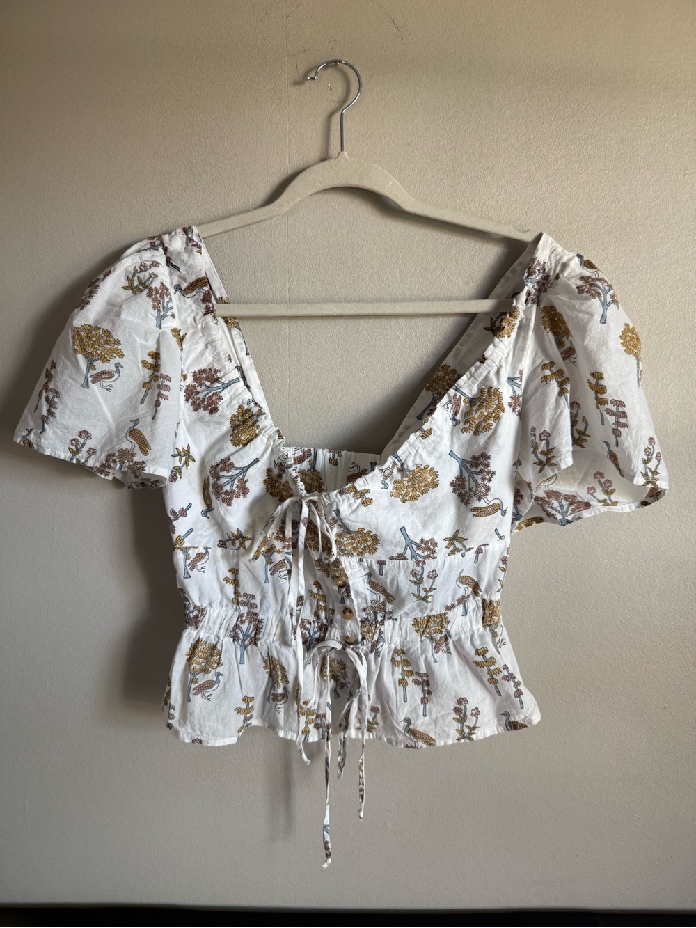 Ciao Lucia Romina Top in Meadow Print- Tie-Front Puff Sleeve Blouse